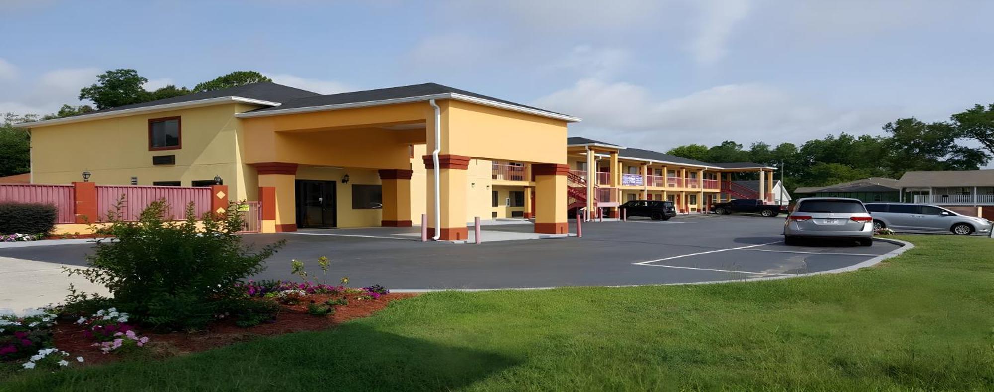 Free Parking at Budget Inn & Suites
