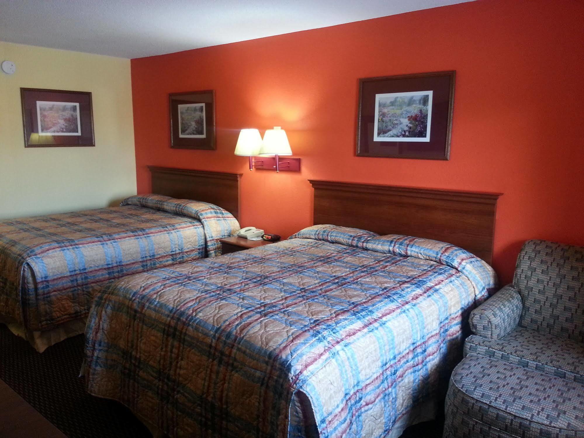 Budget Inn & Suites Room