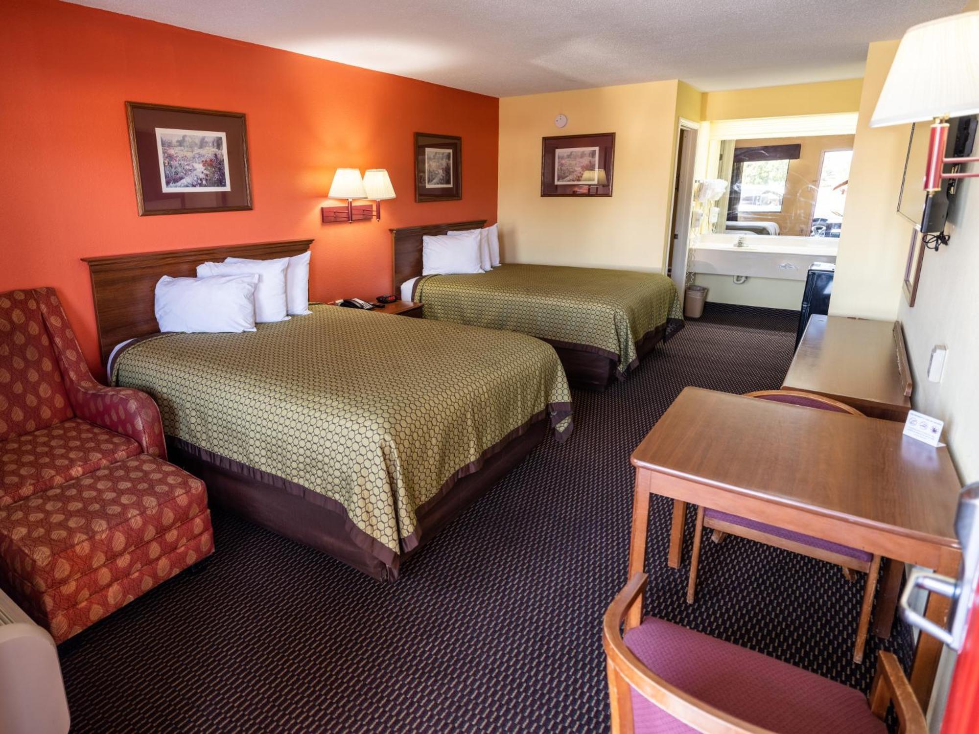 Front of Budget Inn & Suites